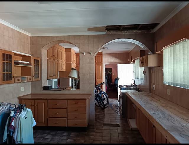 5 BEDROOM HOUSE FOR SALE IN THREE RIVERS